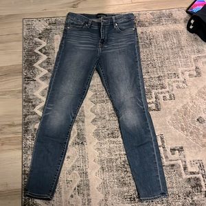 Lucky Brand Skinny Jean NWOT 8/29 dark worn wash.